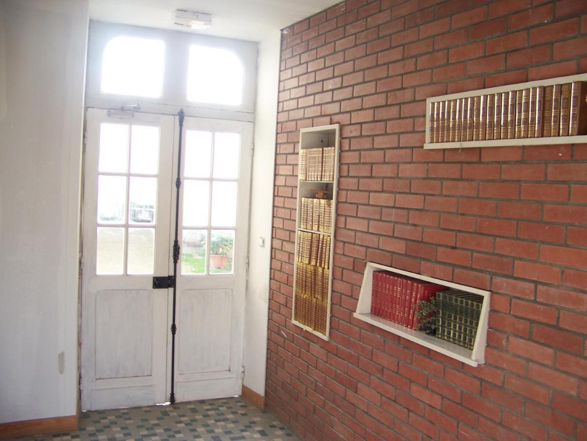 Charmant Studio Au Calme Tout Confort Dans Chateau Neo Gothique Proche Zenith Comet Orleans Parking Voiture Gratuit Wifi Haut Debit Rue Des Montees Eksteriør billede