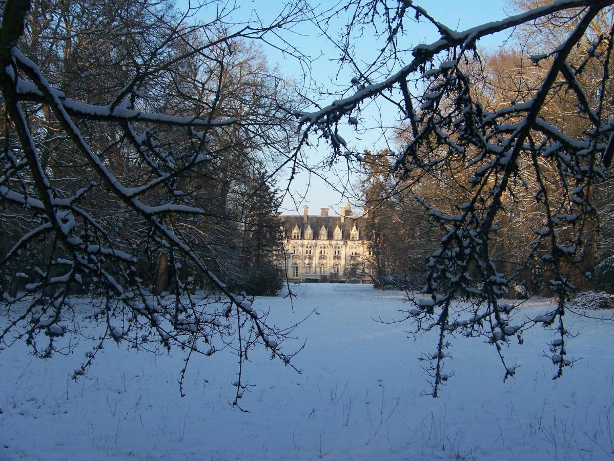 Charmant Studio Au Calme Tout Confort Dans Chateau Neo Gothique Proche Zenith Comet Orleans Parking Voiture Gratuit Wifi Haut Debit Rue Des Montees Eksteriør billede